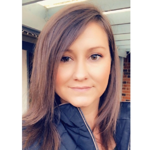 Meet your Posher, Erika - Picture 1 of 1